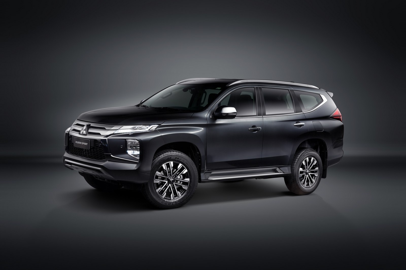 MITSUBISHI PAJERO SPORT, foto 1