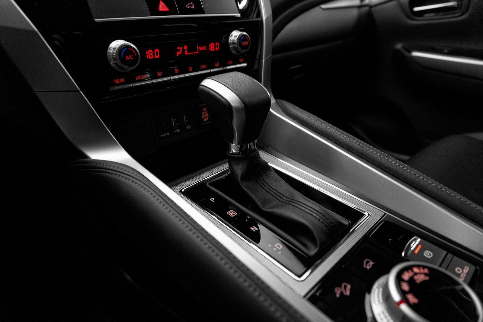 MITSUBISHI PAJERO SPORT, foto 12
