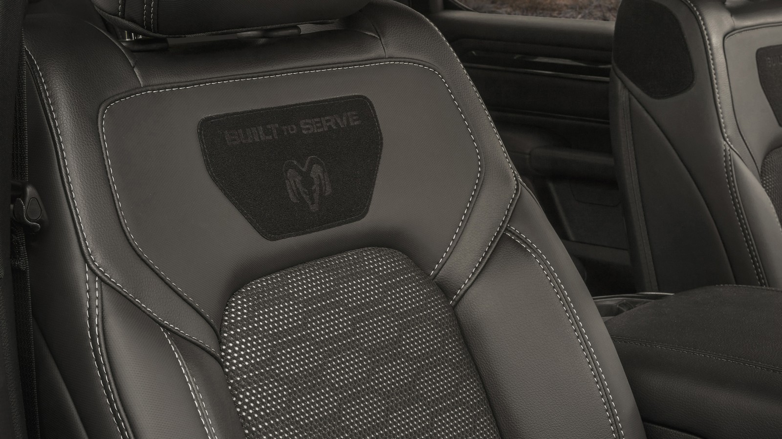 2020 - RAM 1500 'BUILT TO SERVE' EDITION, foto 7