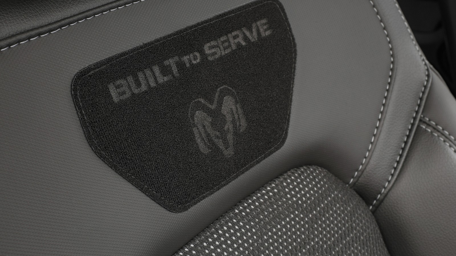 2020 - RAM 1500 'BUILT TO SERVE' EDITION, foto 11
