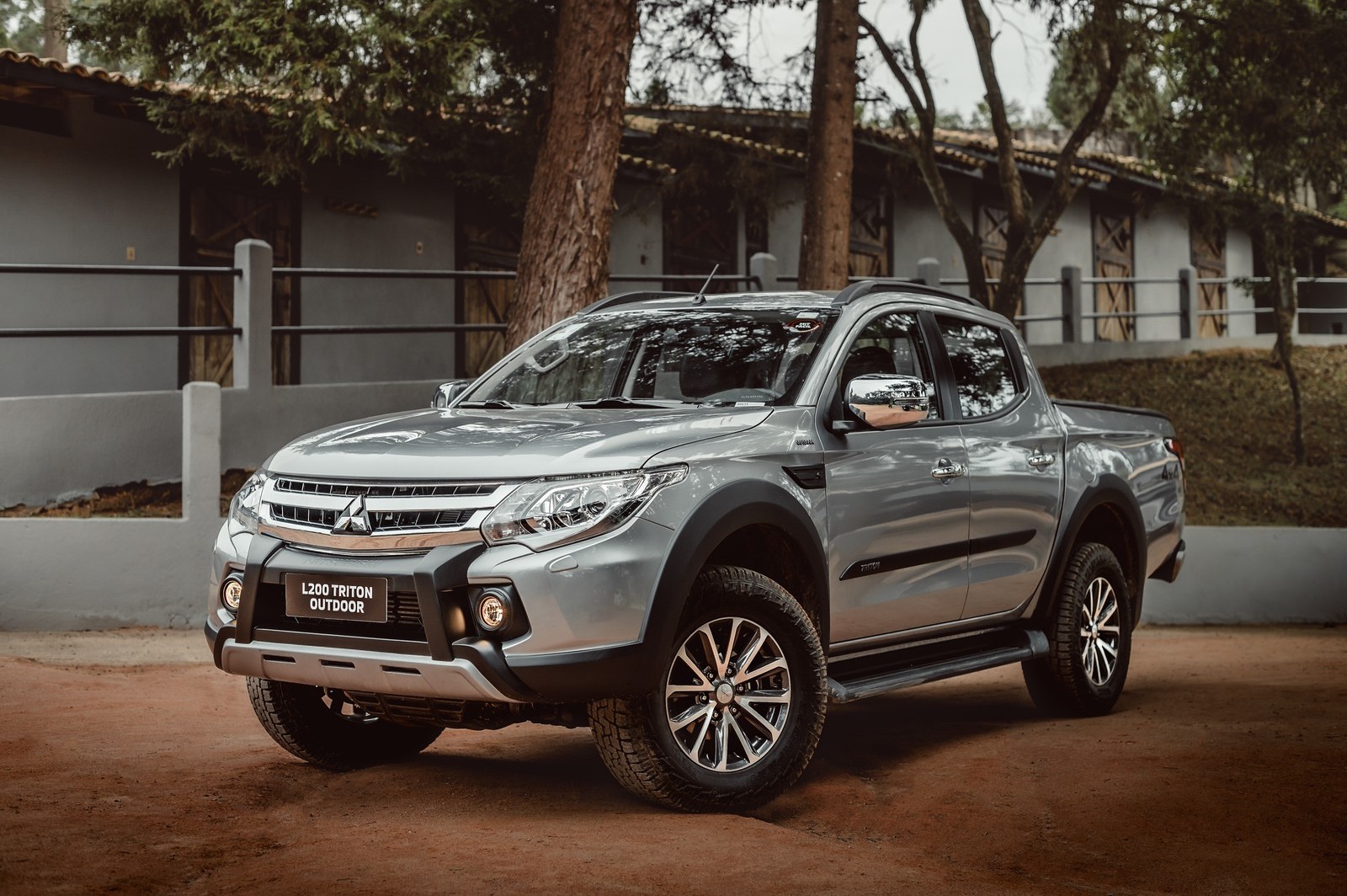 MITSUBISHI L200 TRITON OUTDOOR, foto 1