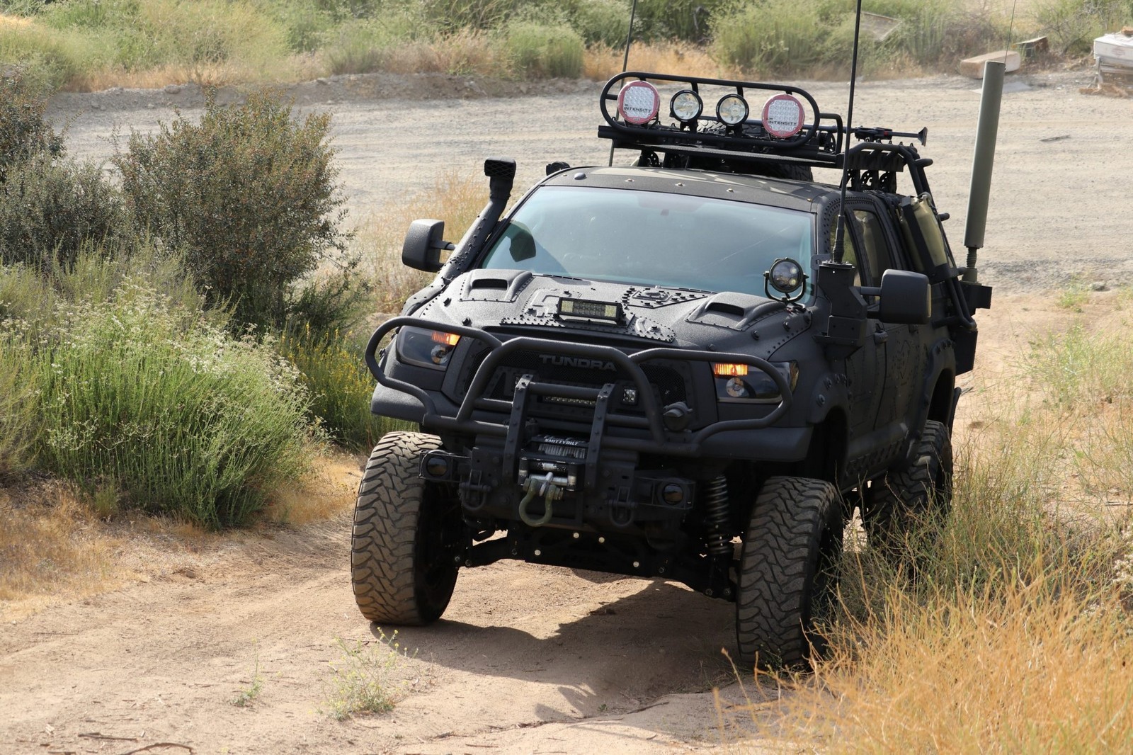 2013 - TOYOTA TUNDRA CREWMAX LIMITED CUSTOM MILITARY EXPEDITION, foto 4