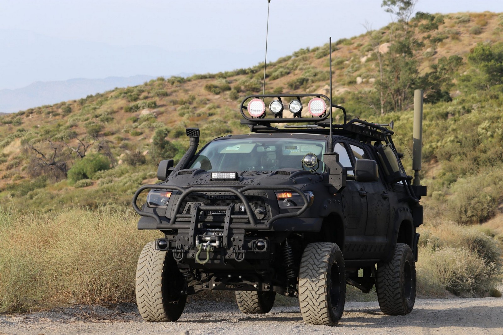 2013 - TOYOTA TUNDRA CREWMAX LIMITED CUSTOM MILITARY EXPEDITION, foto 5