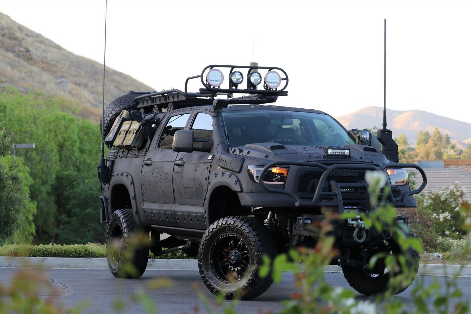2013 - TOYOTA TUNDRA CREWMAX LIMITED CUSTOM MILITARY EXPEDITION, foto 8