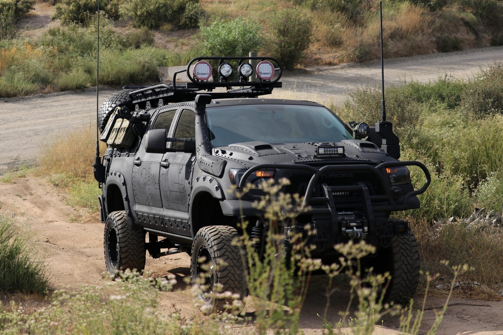 2013 - TOYOTA TUNDRA CREWMAX LIMITED CUSTOM MILITARY EXPEDITION, foto 10