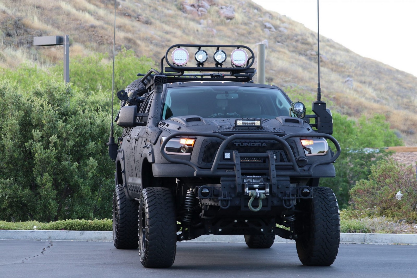 2013 - TOYOTA TUNDRA CREWMAX LIMITED CUSTOM MILITARY EXPEDITION, foto 16
