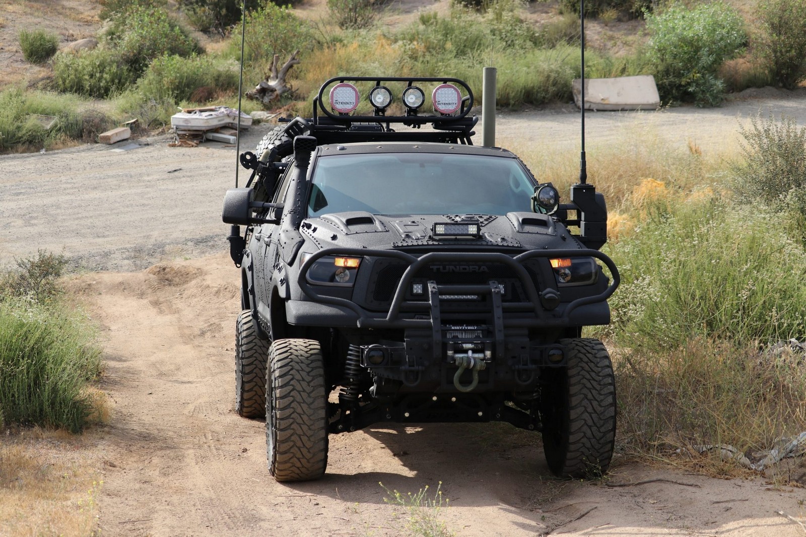 2013 - TOYOTA TUNDRA CREWMAX LIMITED CUSTOM MILITARY EXPEDITION, foto 17