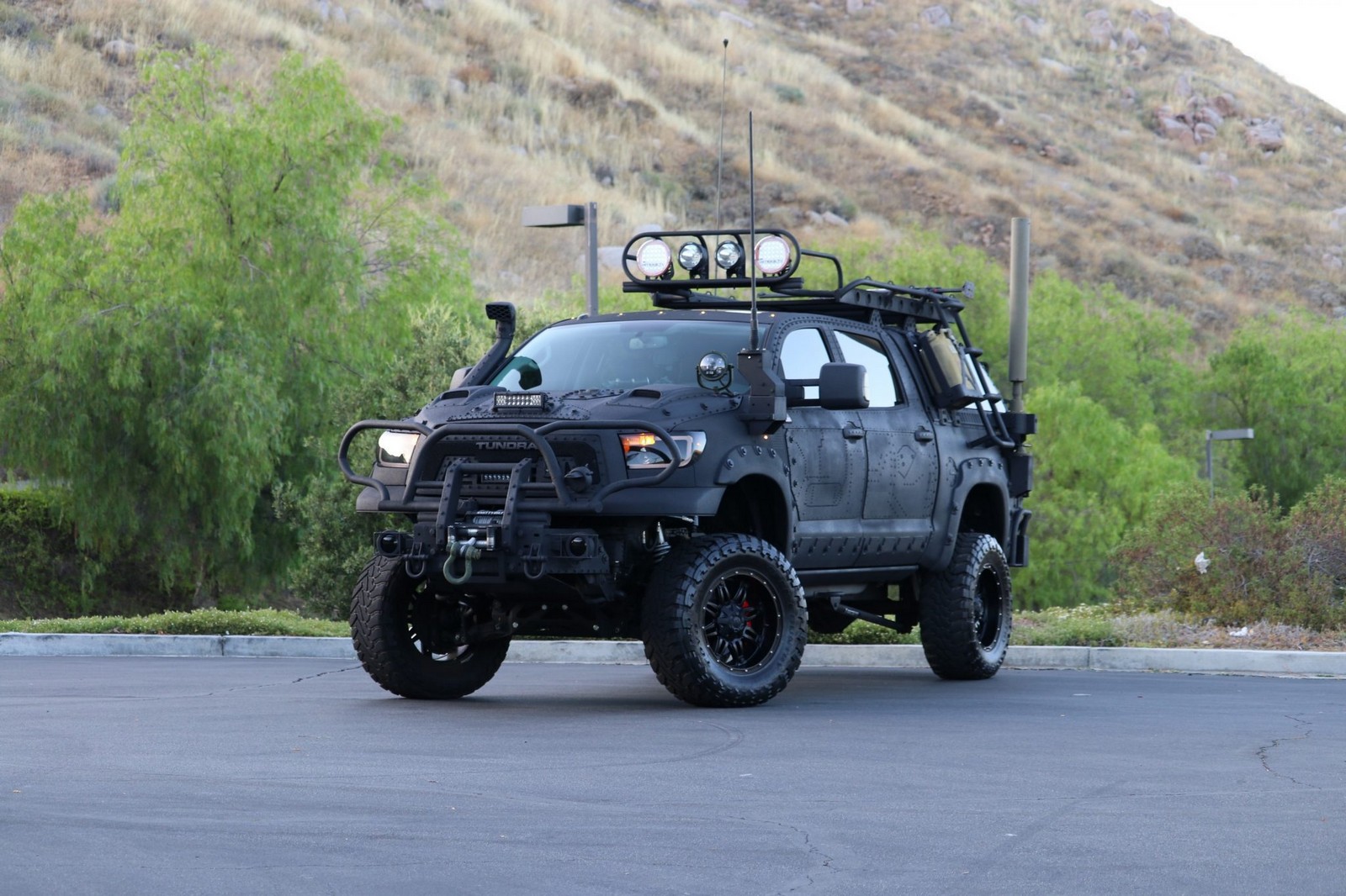 2013 - TOYOTA TUNDRA CREWMAX LIMITED CUSTOM MILITARY EXPEDITION, foto 26