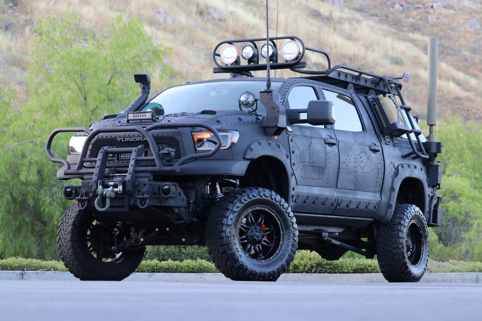 2013 - TOYOTA TUNDRA CREWMAX LIMITED CUSTOM MILITARY EXPEDITION, foto 28