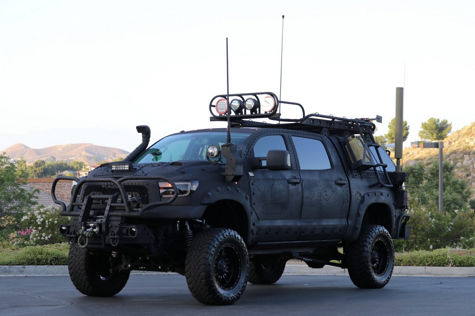 2013 - TOYOTA TUNDRA CREWMAX LIMITED CUSTOM MILITARY EXPEDITION, foto 30