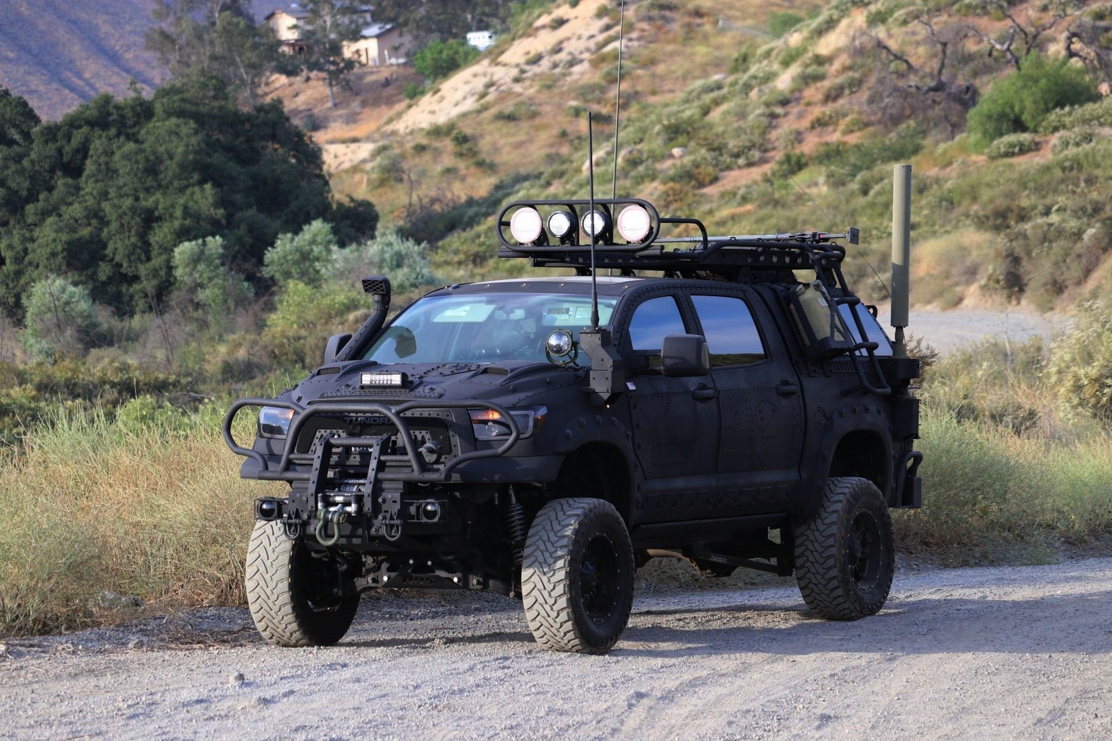 2013 - TOYOTA TUNDRA CREWMAX LIMITED CUSTOM MILITARY EXPEDITION, foto 33