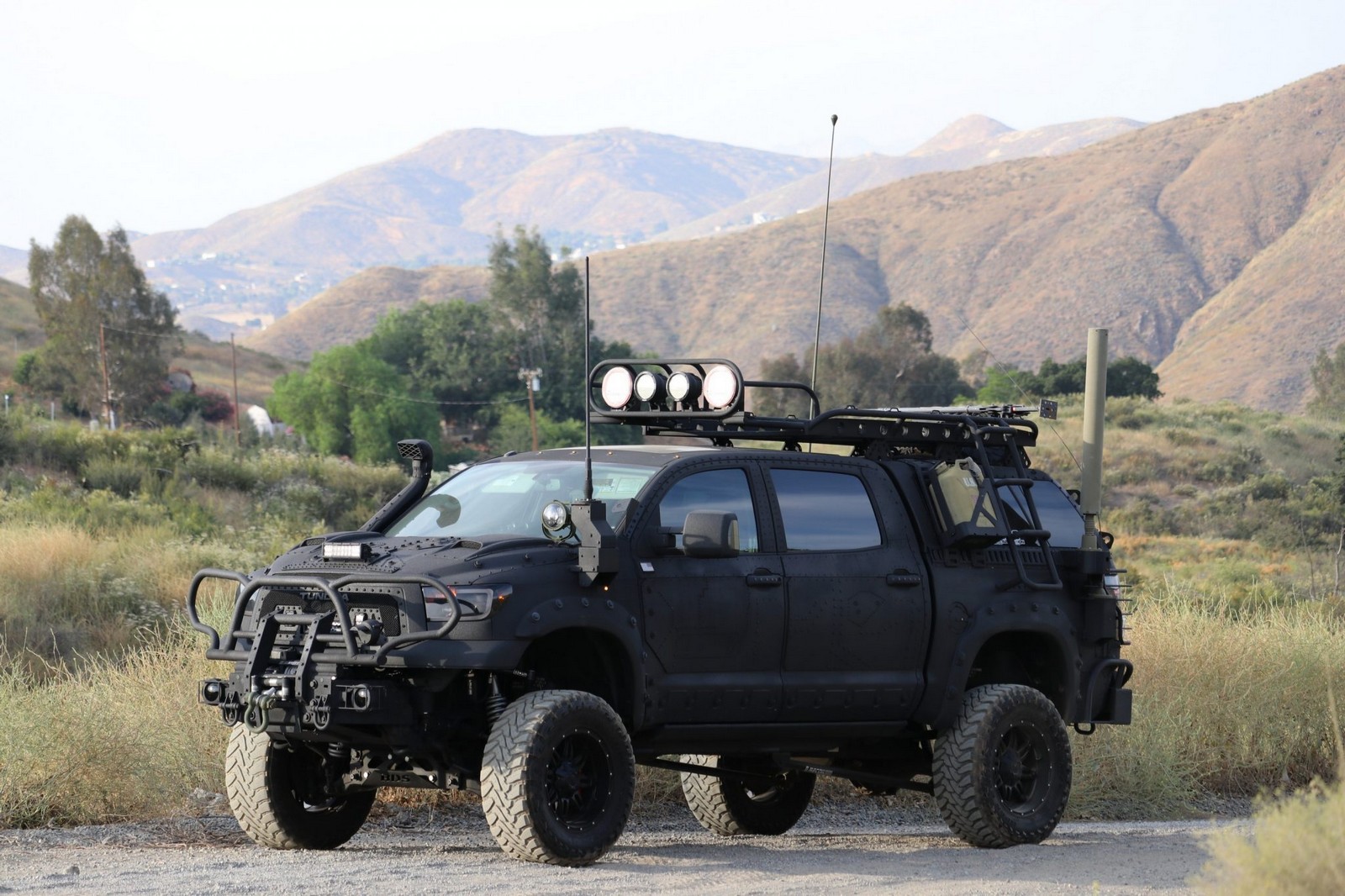 2013 - TOYOTA TUNDRA CREWMAX LIMITED CUSTOM MILITARY EXPEDITION, foto 36