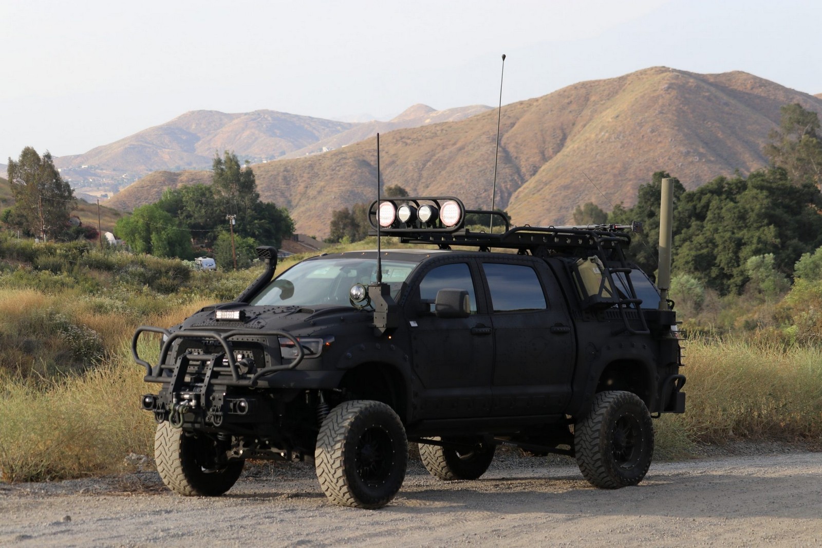 2013 - TOYOTA TUNDRA CREWMAX LIMITED CUSTOM MILITARY EXPEDITION, foto 37