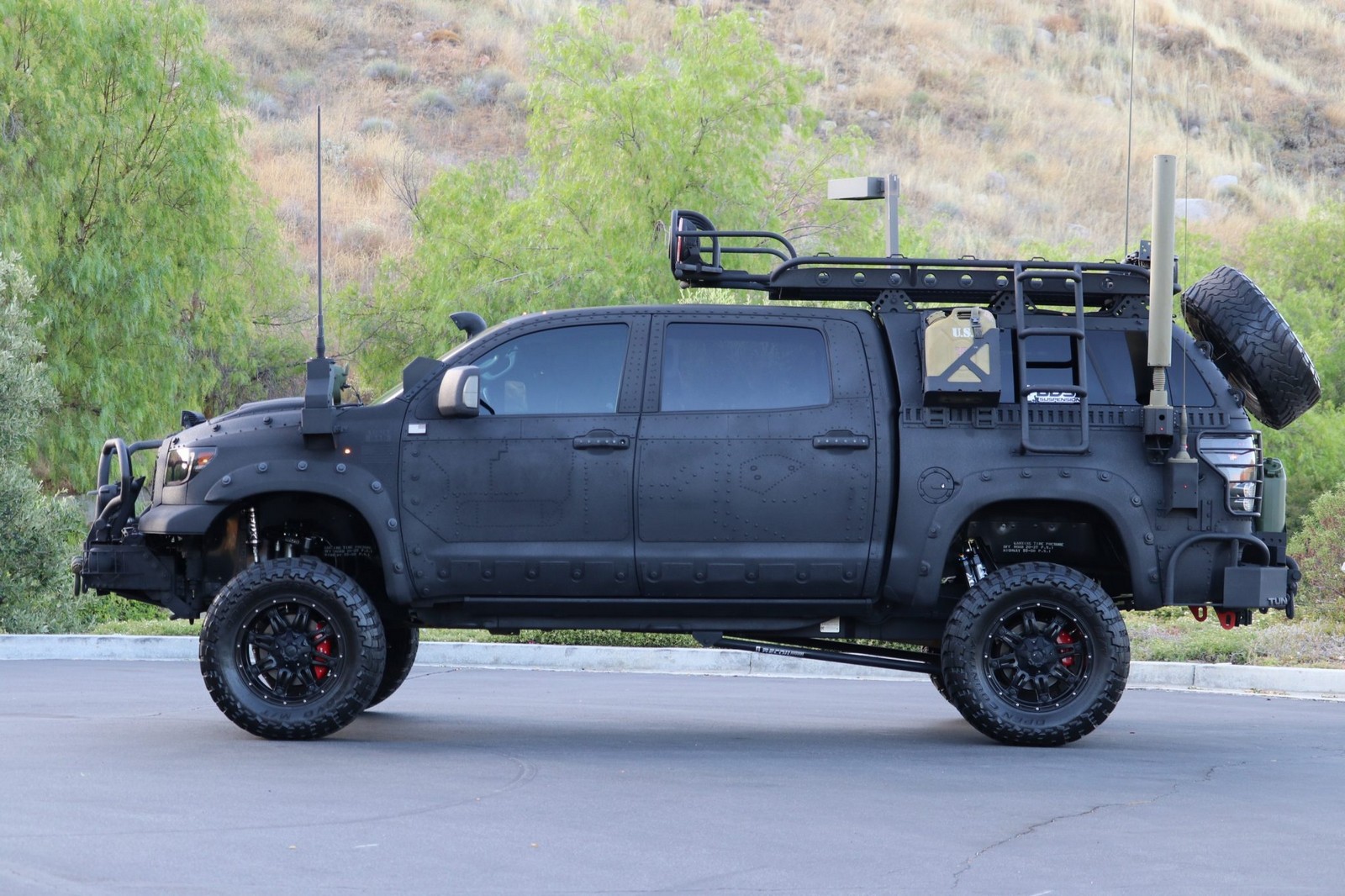 2013 - TOYOTA TUNDRA CREWMAX LIMITED CUSTOM MILITARY EXPEDITION, foto 40