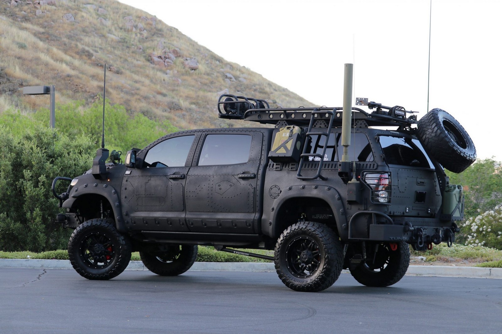2013 - TOYOTA TUNDRA CREWMAX LIMITED CUSTOM MILITARY EXPEDITION, foto 41