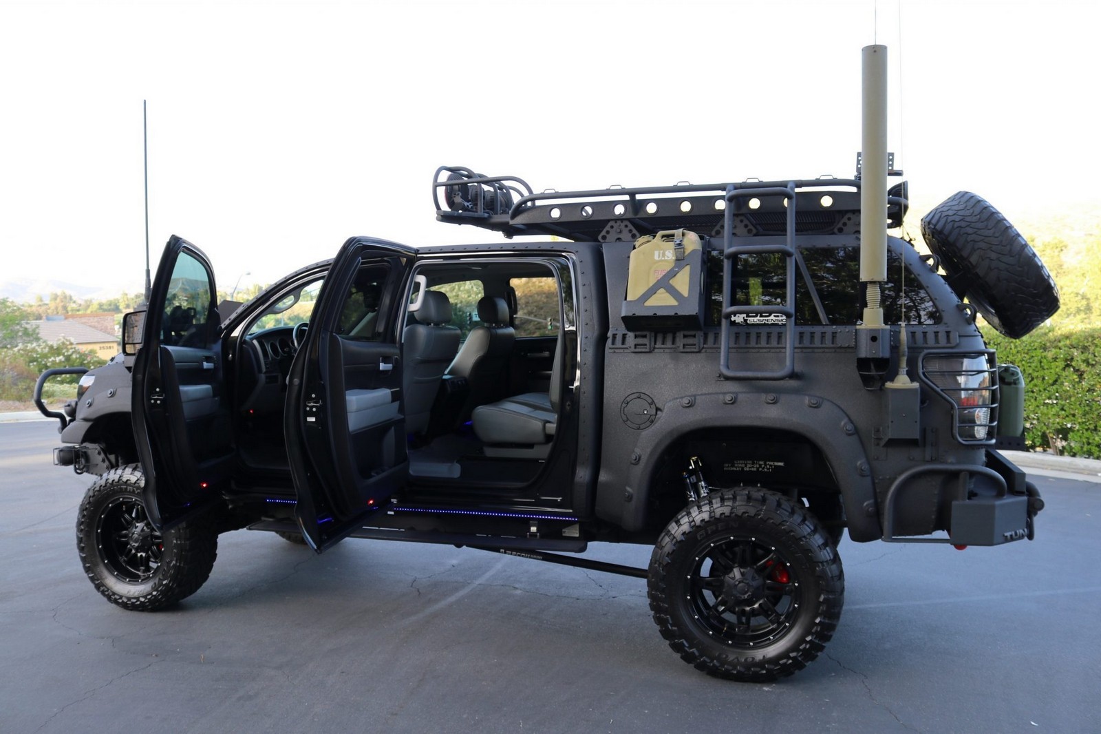 2013 - TOYOTA TUNDRA CREWMAX LIMITED CUSTOM MILITARY EXPEDITION, foto 43