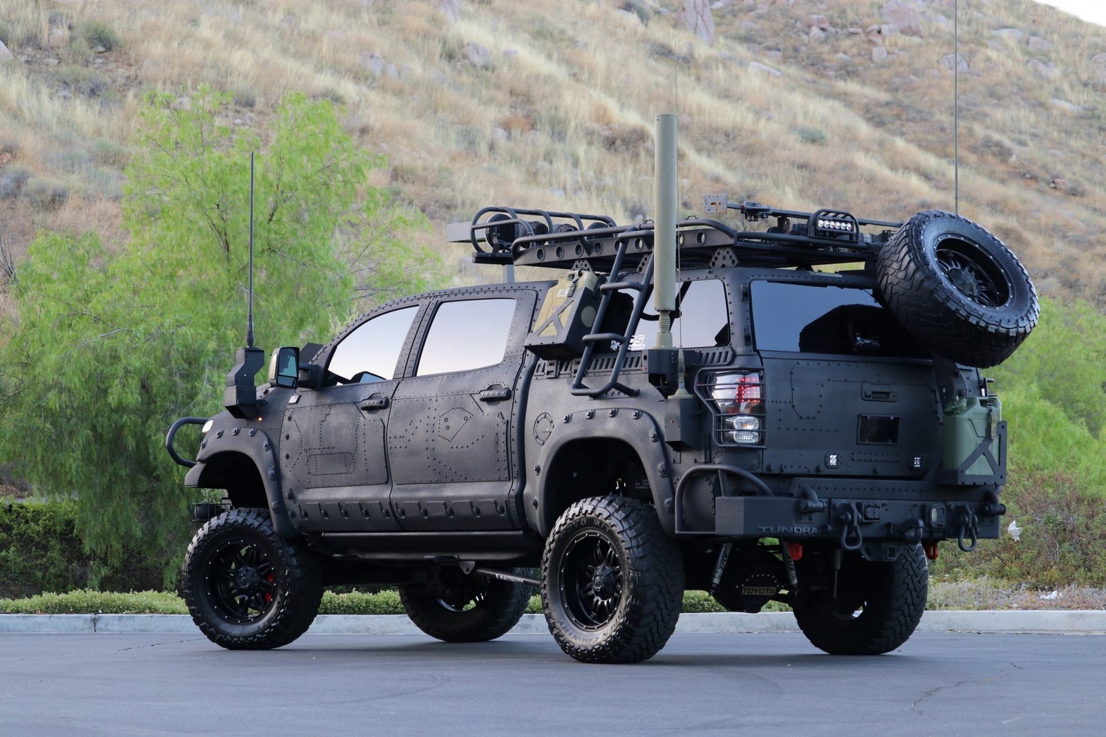 2013 - TOYOTA TUNDRA CREWMAX LIMITED CUSTOM MILITARY EXPEDITION, foto 45