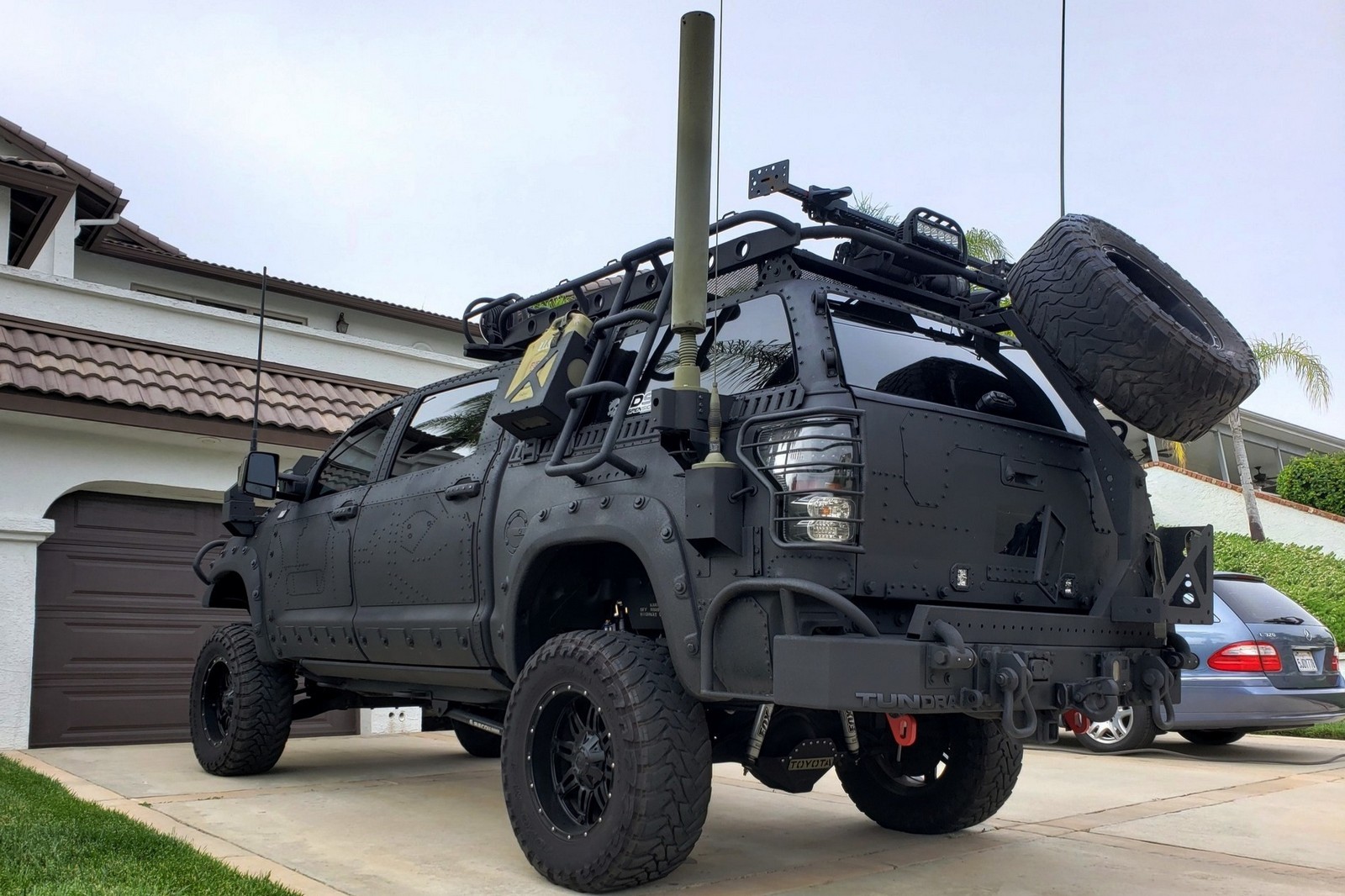 2013 - TOYOTA TUNDRA CREWMAX LIMITED CUSTOM MILITARY EXPEDITION, foto 48