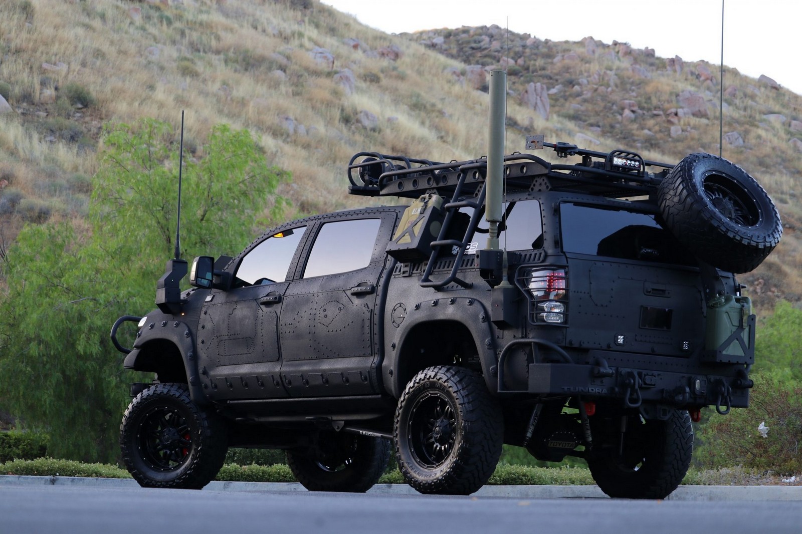 2013 - TOYOTA TUNDRA CREWMAX LIMITED CUSTOM MILITARY EXPEDITION, foto 50