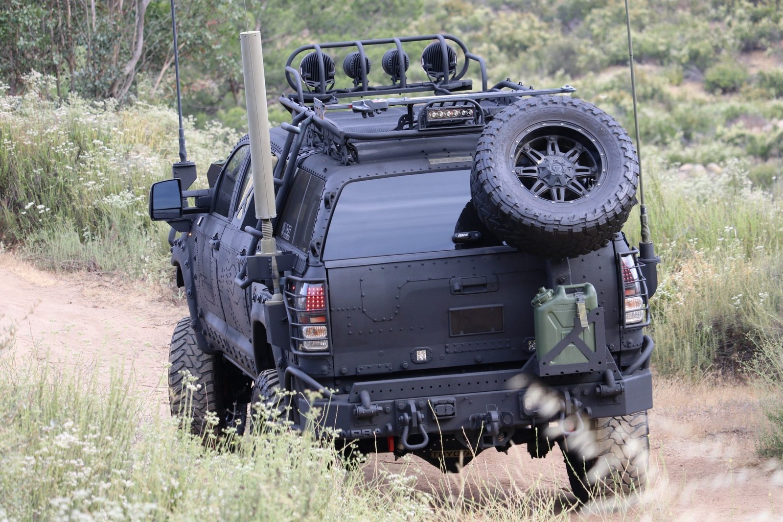 2013 - TOYOTA TUNDRA CREWMAX LIMITED CUSTOM MILITARY EXPEDITION, foto 54
