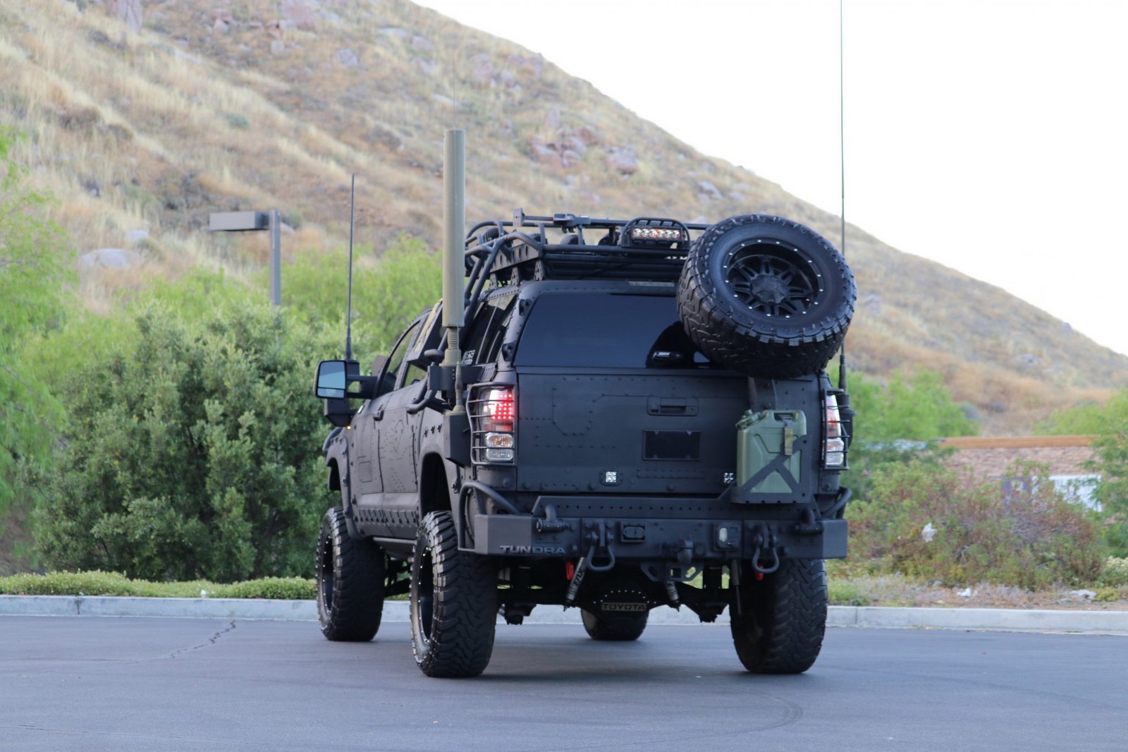 2013 - TOYOTA TUNDRA CREWMAX LIMITED CUSTOM MILITARY EXPEDITION, foto 55