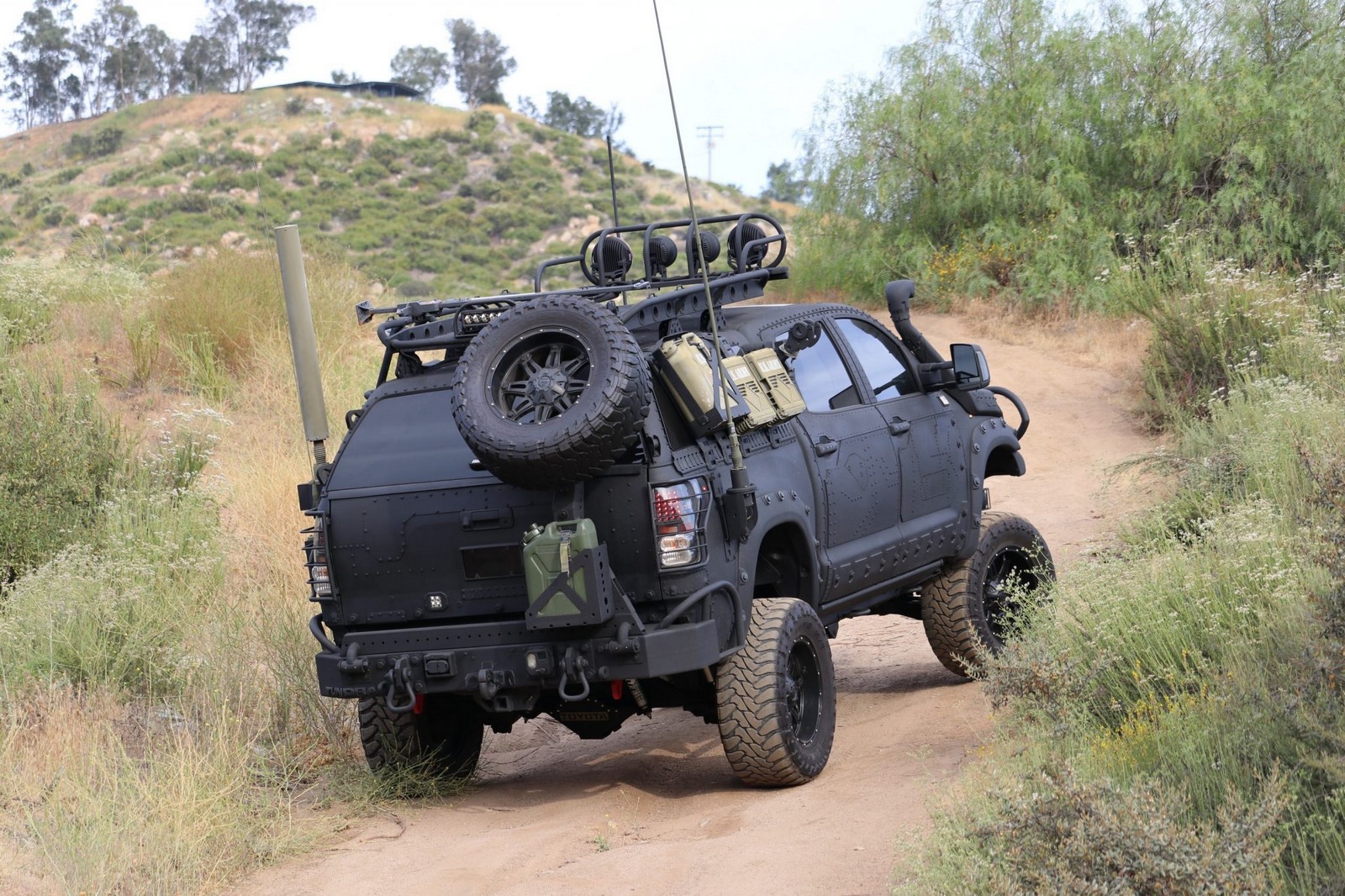 2013 - TOYOTA TUNDRA CREWMAX LIMITED CUSTOM MILITARY EXPEDITION, foto 62