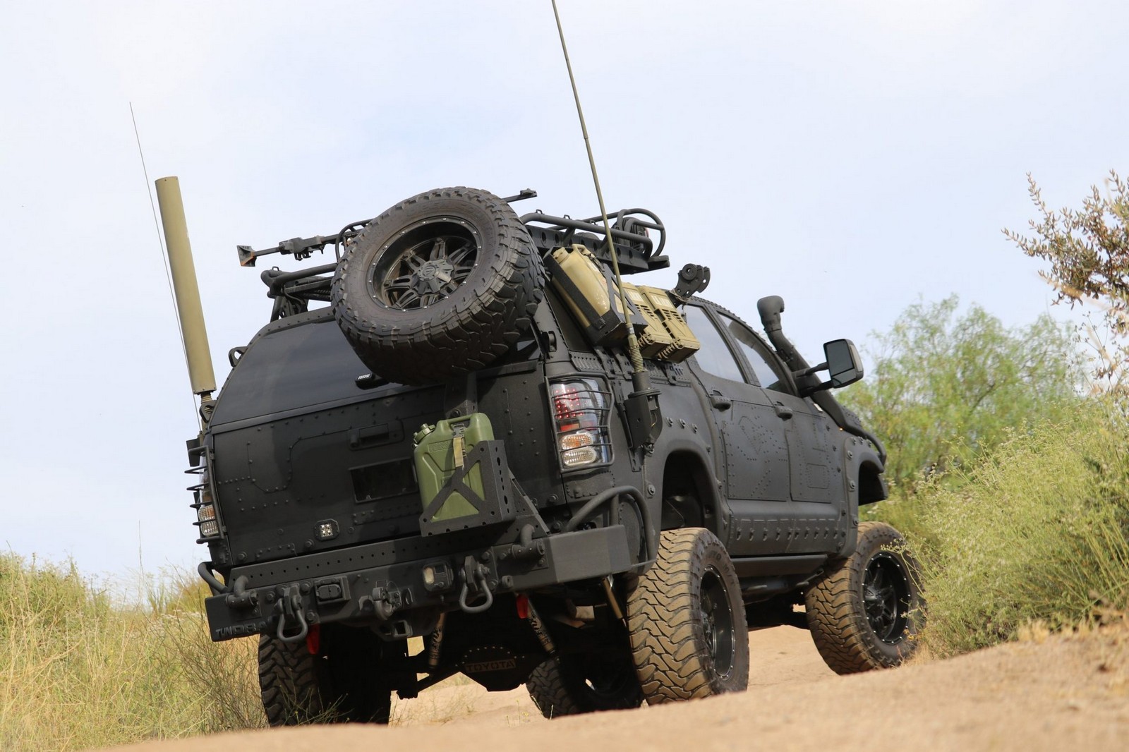2013 - TOYOTA TUNDRA CREWMAX LIMITED CUSTOM MILITARY EXPEDITION, foto 64