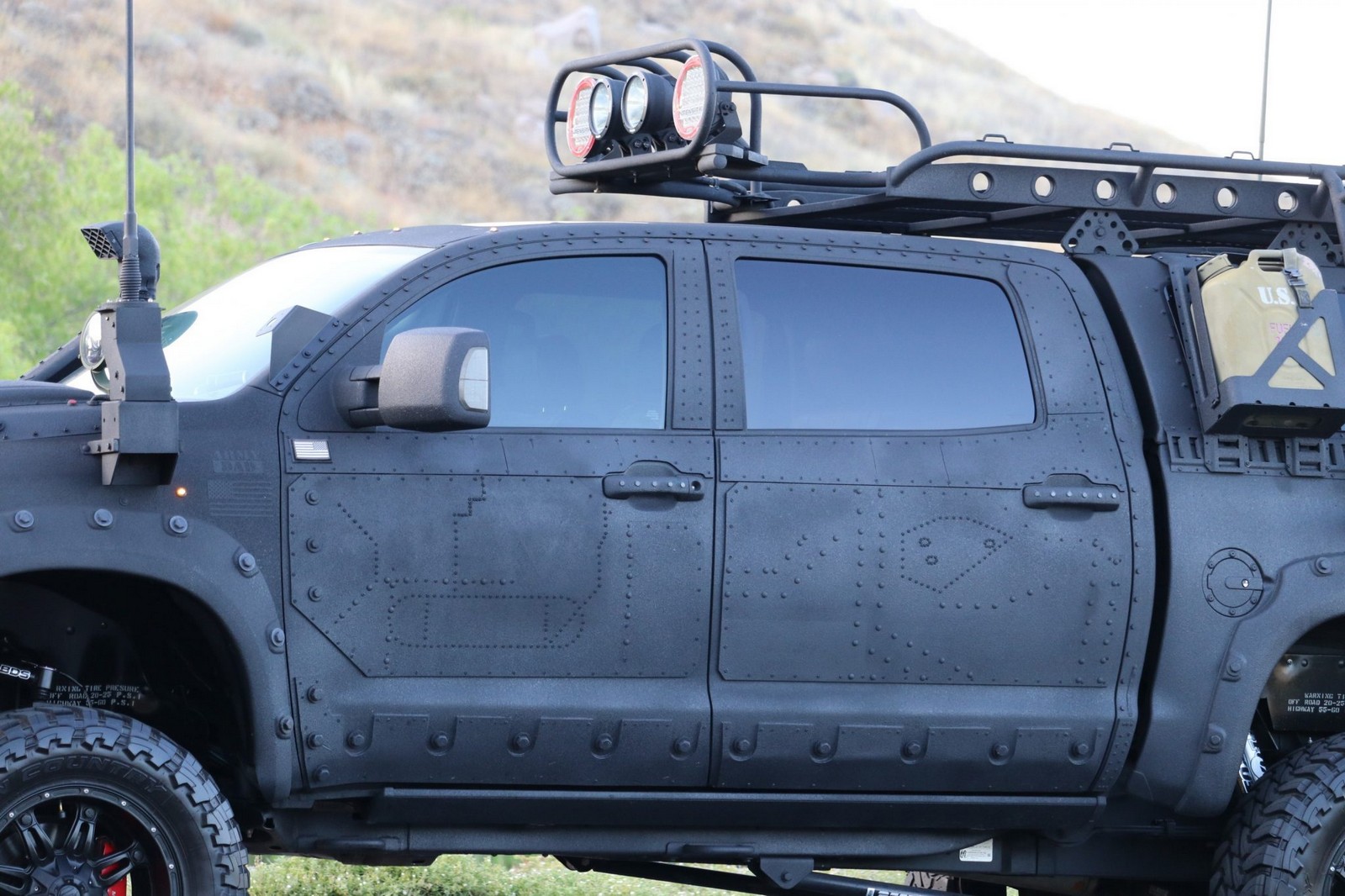 2013 - TOYOTA TUNDRA CREWMAX LIMITED CUSTOM MILITARY EXPEDITION, foto 91