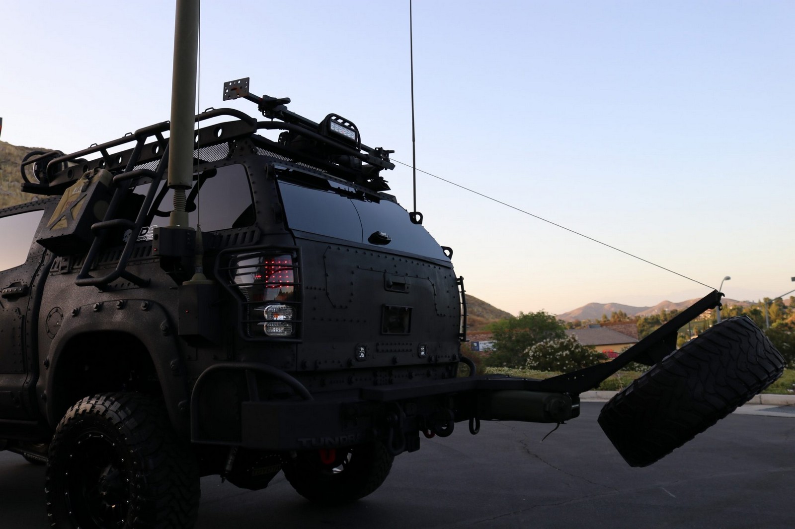 2013 - TOYOTA TUNDRA CREWMAX LIMITED CUSTOM MILITARY EXPEDITION, foto 98