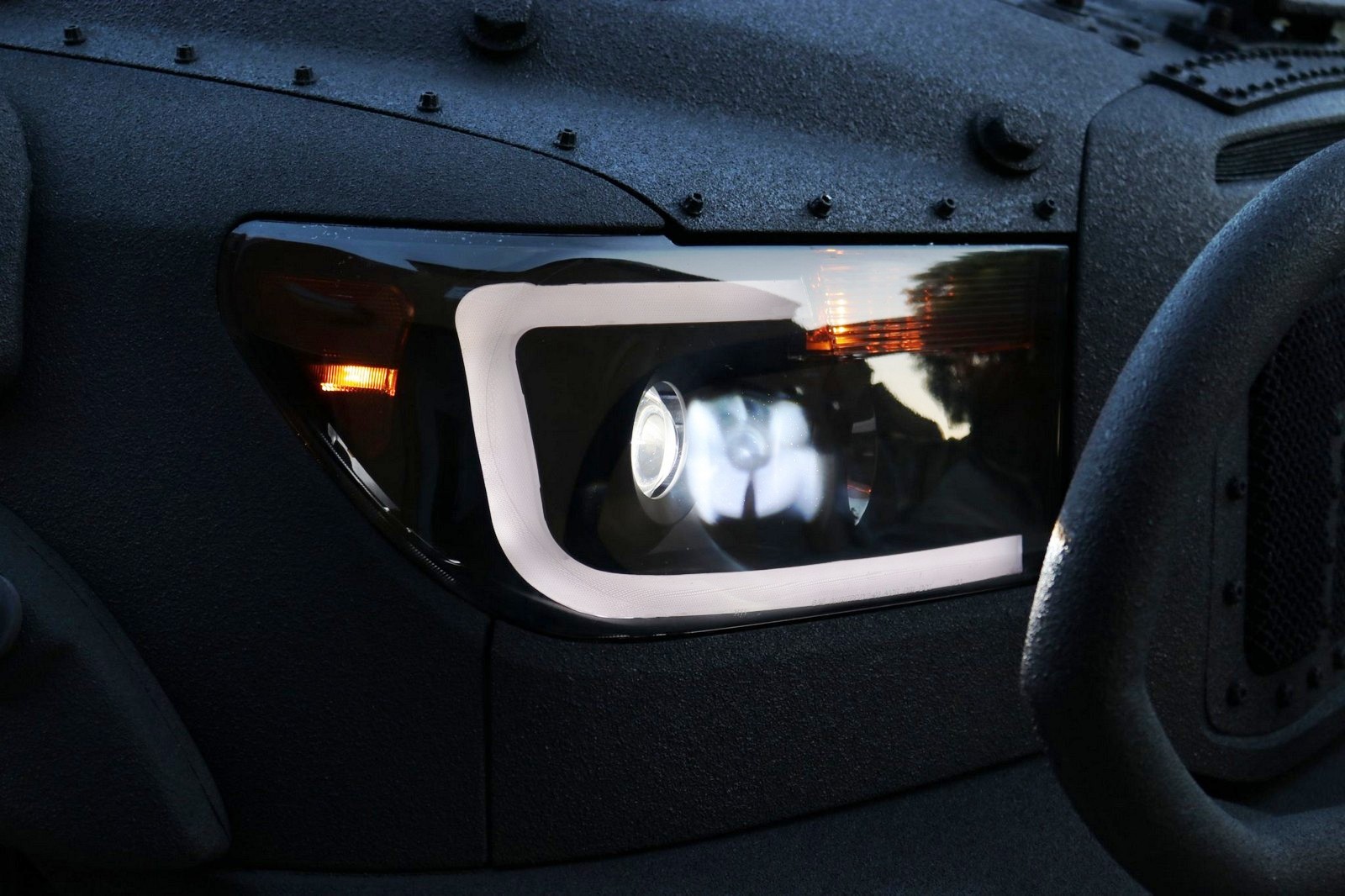 2013 - TOYOTA TUNDRA CREWMAX LIMITED CUSTOM MILITARY EXPEDITION, foto 123