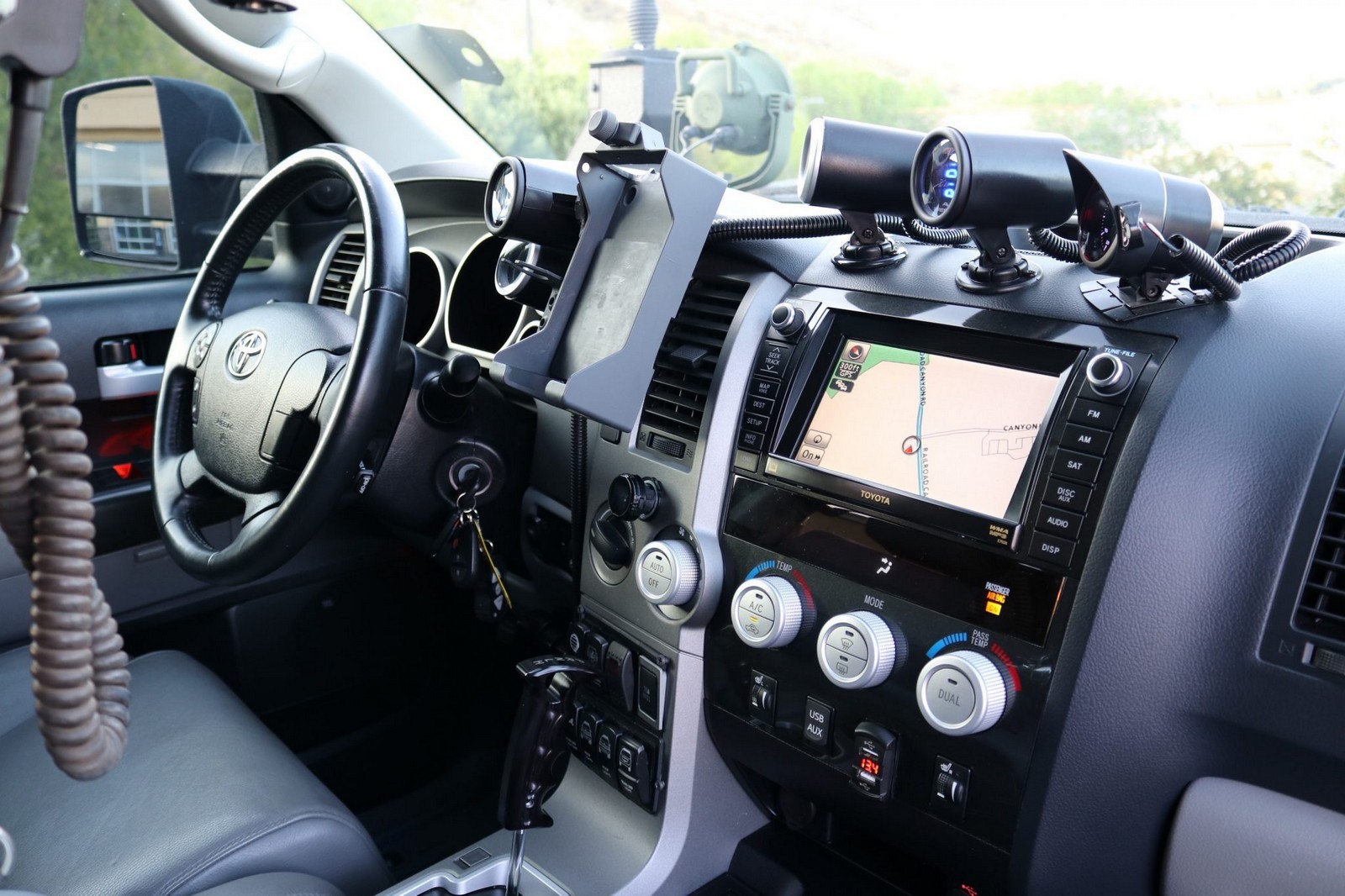 2013 - TOYOTA TUNDRA CREWMAX LIMITED CUSTOM MILITARY EXPEDITION, foto 229