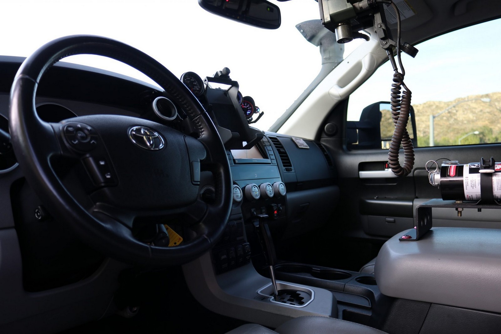 2013 - TOYOTA TUNDRA CREWMAX LIMITED CUSTOM MILITARY EXPEDITION, foto 230