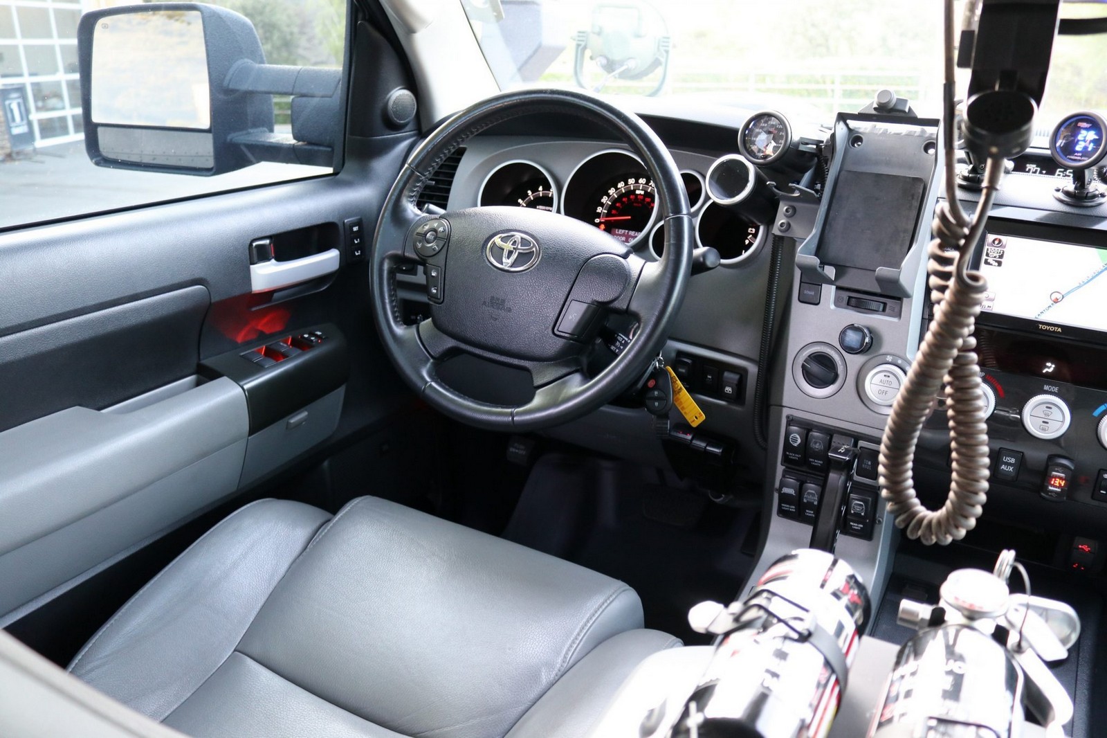2013 - TOYOTA TUNDRA CREWMAX LIMITED CUSTOM MILITARY EXPEDITION, foto 231