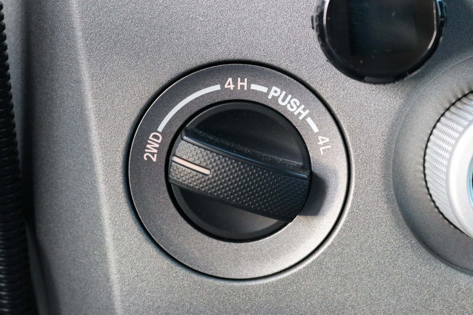 2013 - TOYOTA TUNDRA CREWMAX LIMITED CUSTOM MILITARY EXPEDITION, foto 246