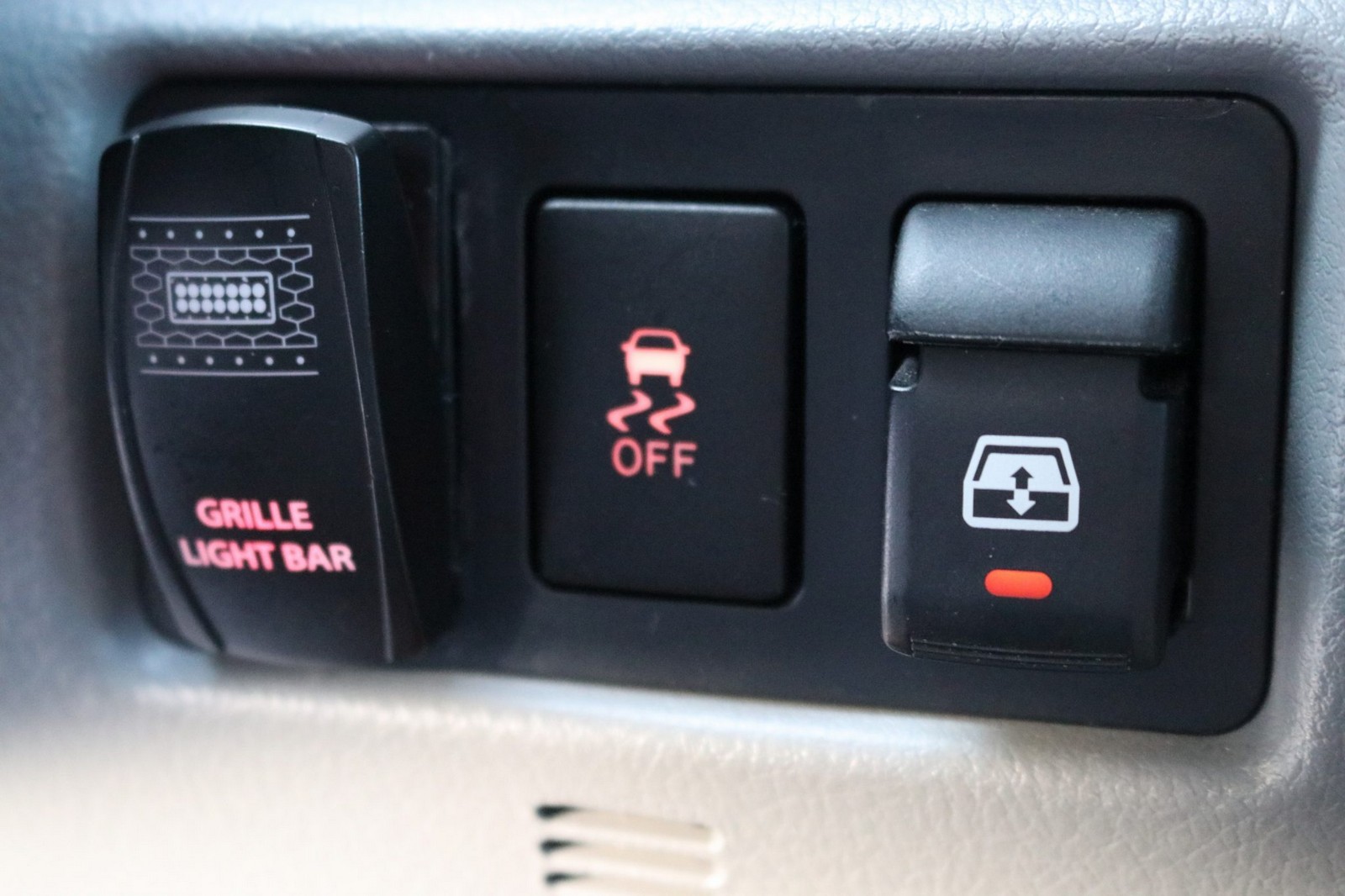 2013 - TOYOTA TUNDRA CREWMAX LIMITED CUSTOM MILITARY EXPEDITION, foto 247