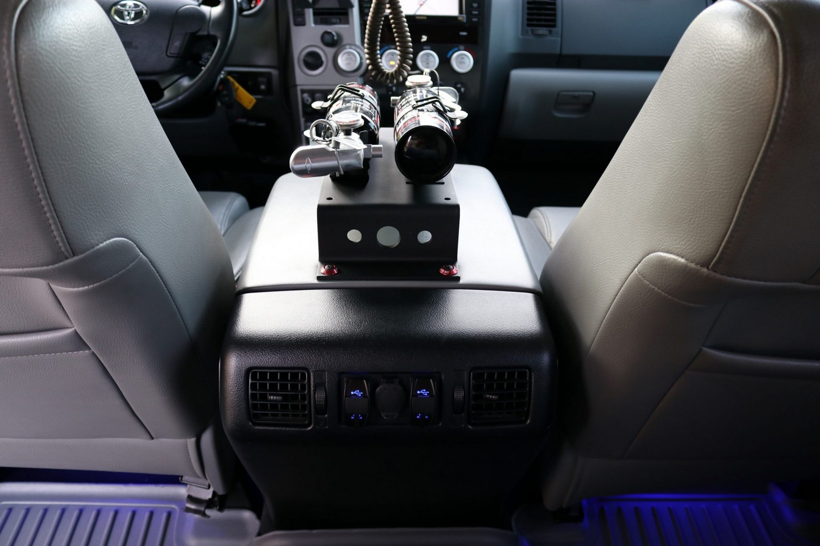 2013 - TOYOTA TUNDRA CREWMAX LIMITED CUSTOM MILITARY EXPEDITION, foto 257