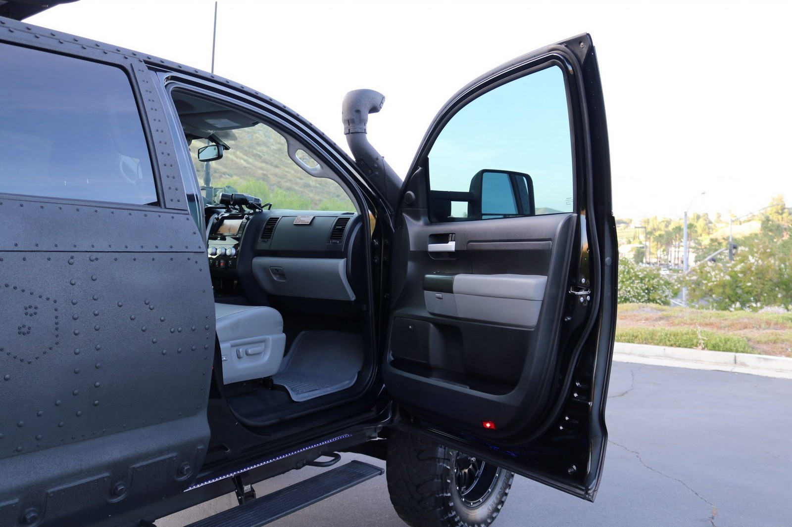 2013 - TOYOTA TUNDRA CREWMAX LIMITED CUSTOM MILITARY EXPEDITION, foto 271
