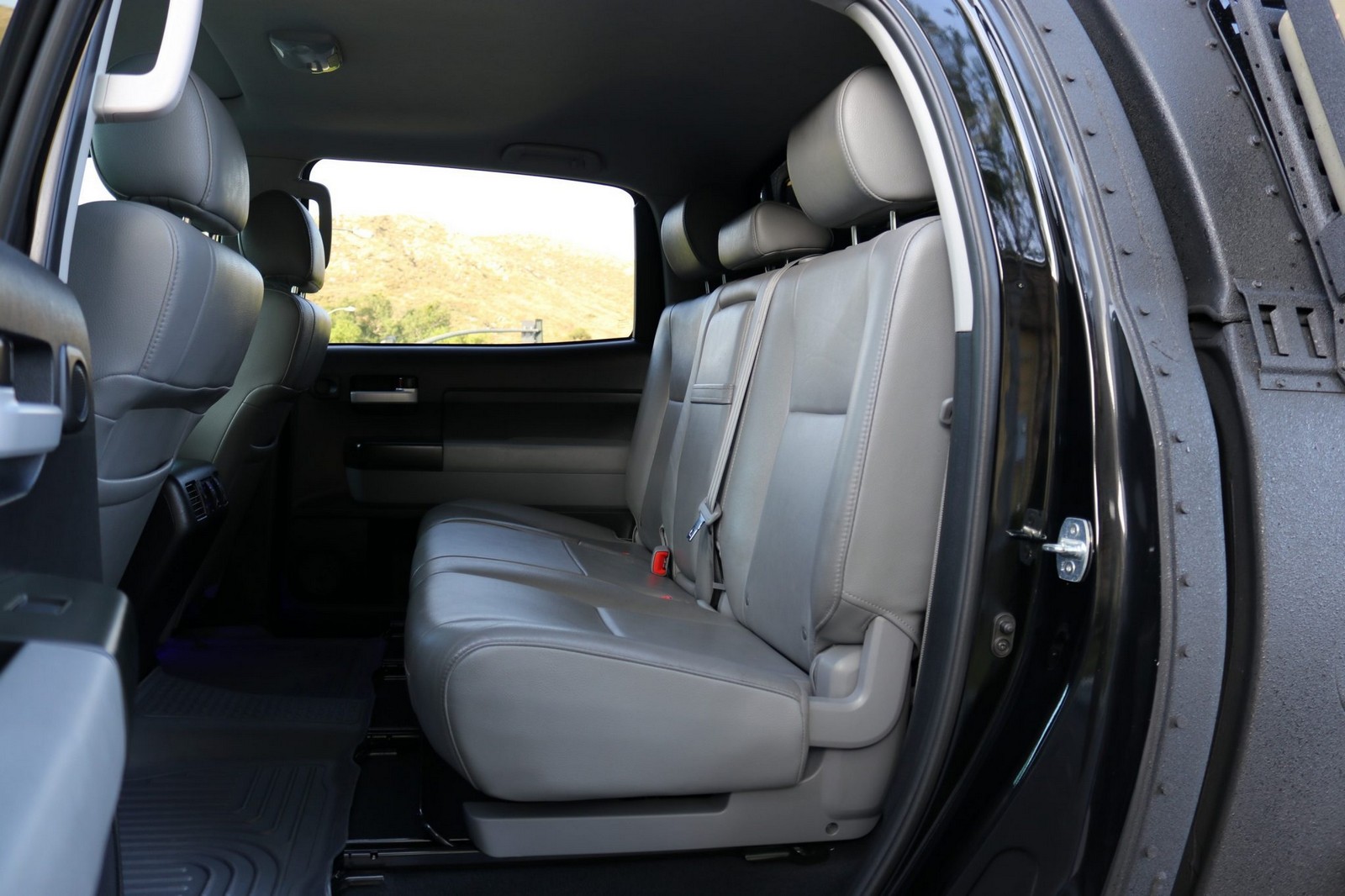 2013 - TOYOTA TUNDRA CREWMAX LIMITED CUSTOM MILITARY EXPEDITION, foto 277
