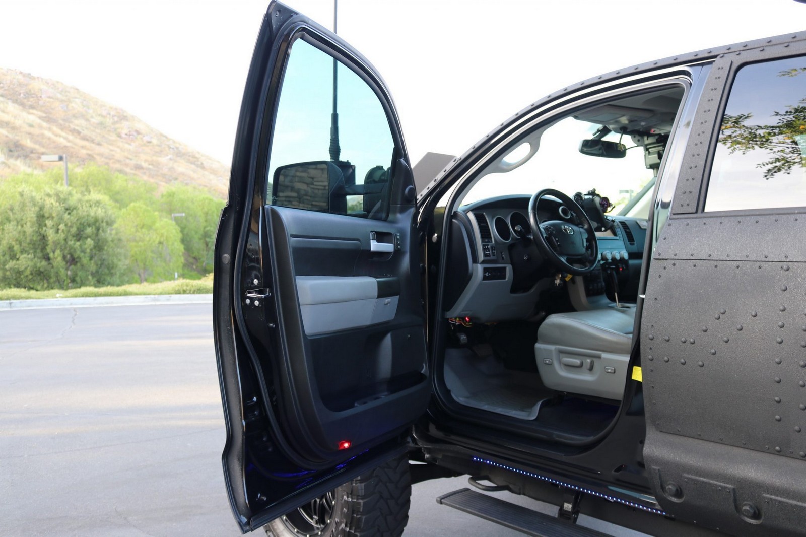 2013 - TOYOTA TUNDRA CREWMAX LIMITED CUSTOM MILITARY EXPEDITION, foto 291