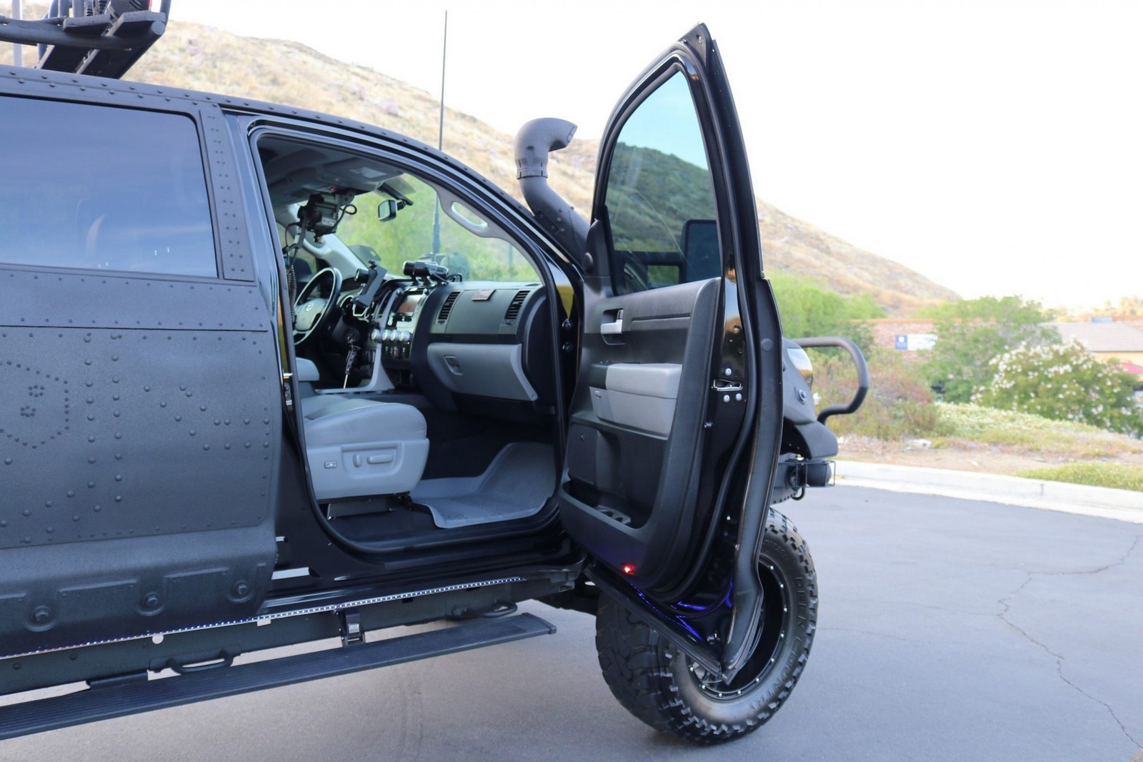 2013 - TOYOTA TUNDRA CREWMAX LIMITED CUSTOM MILITARY EXPEDITION, foto 293