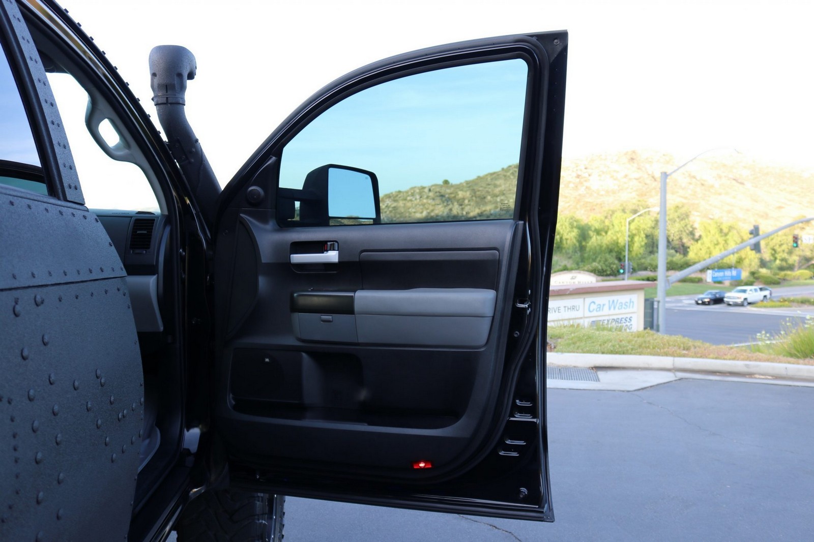 2013 - TOYOTA TUNDRA CREWMAX LIMITED CUSTOM MILITARY EXPEDITION, foto 294