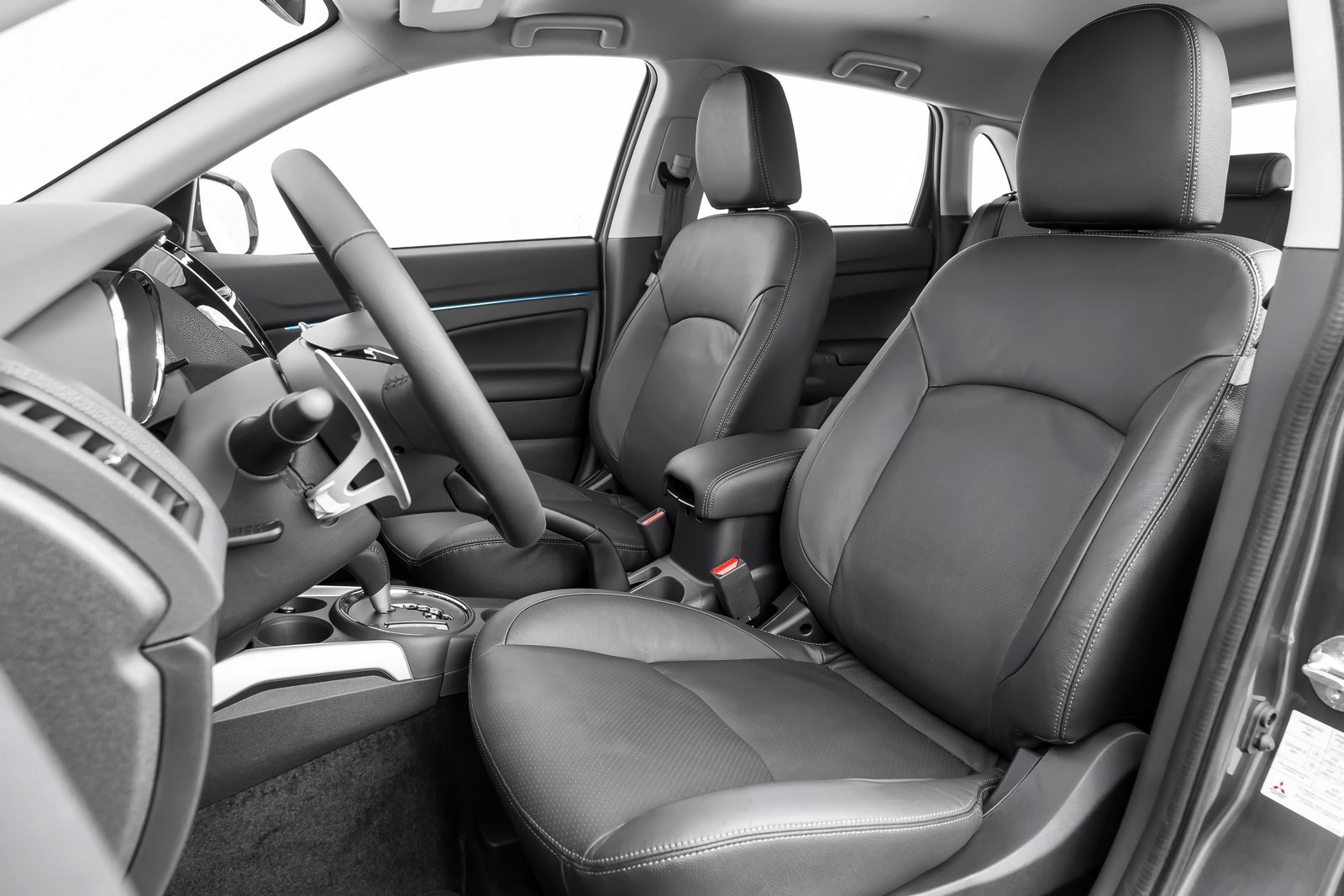 MITSUBISHI OUTLANDER SPORT, foto 7