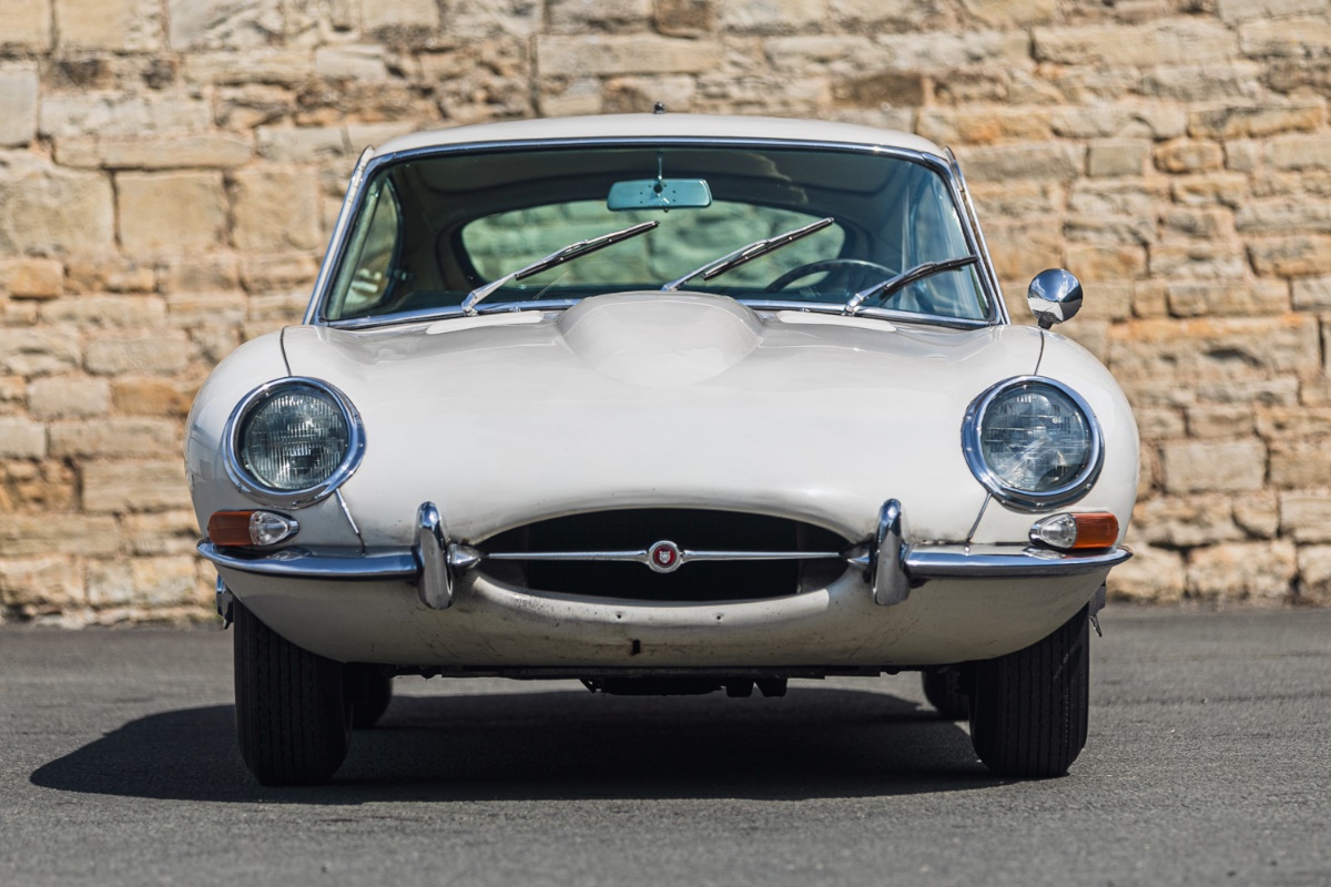 1961 - JAGUAR E-TYPE COUPE & ROADSTER PAUL WEBB, foto 1