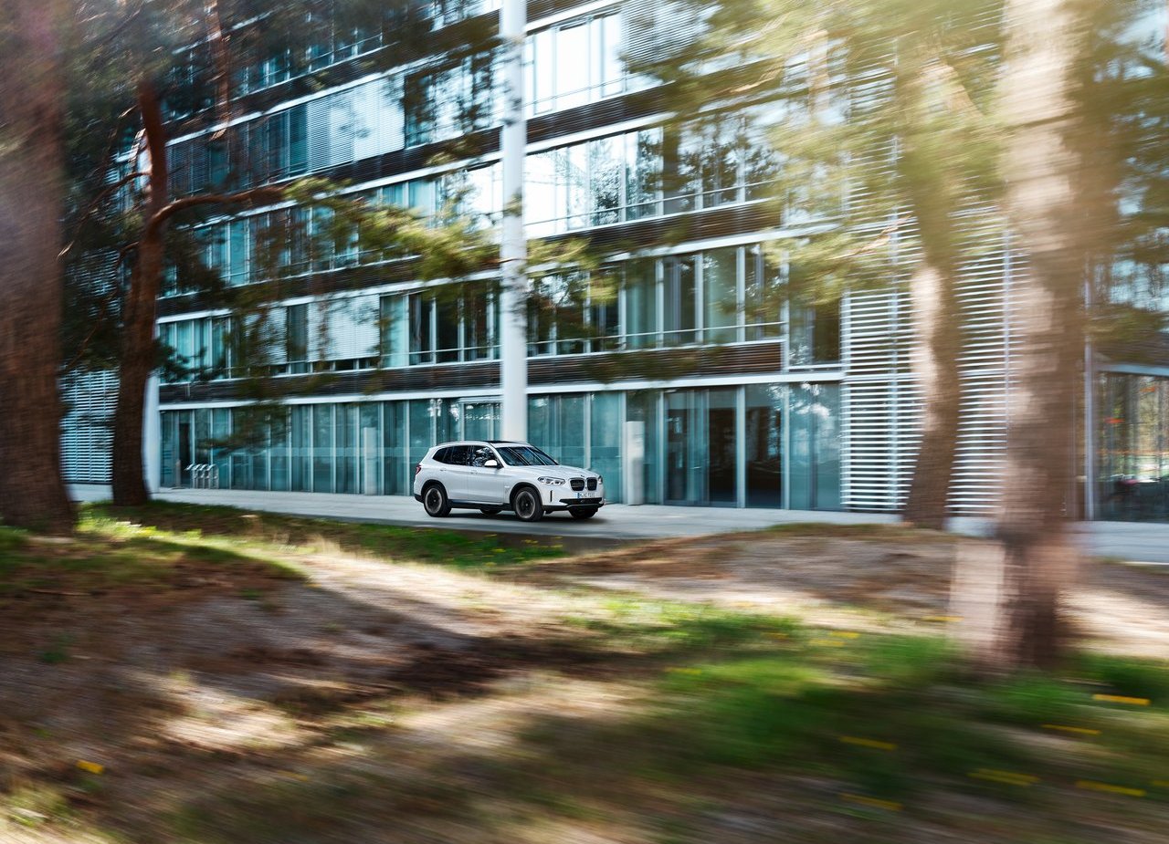 2021 - BMW iX3, foto 24