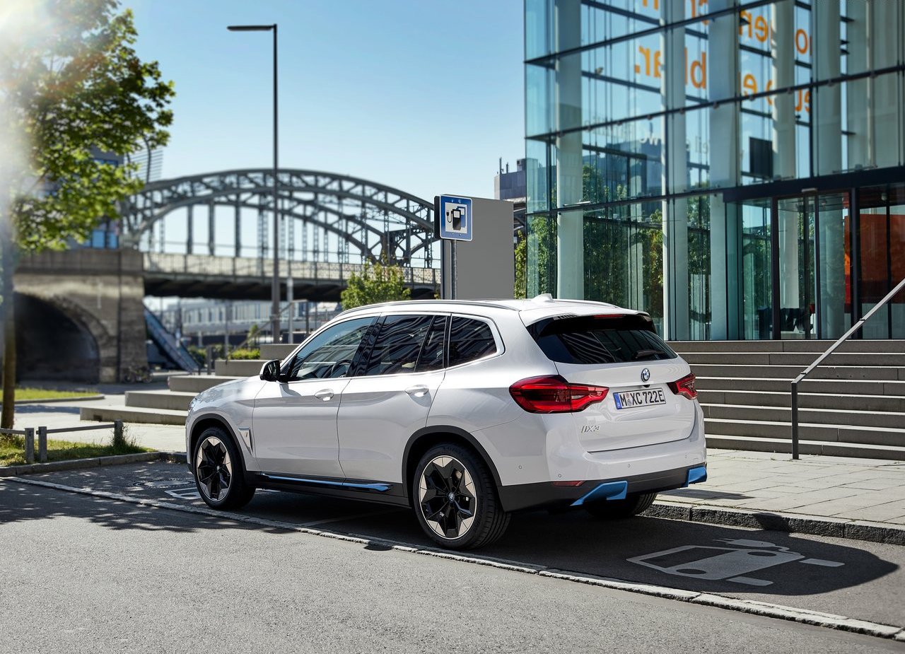 2021 - BMW iX3, foto 34