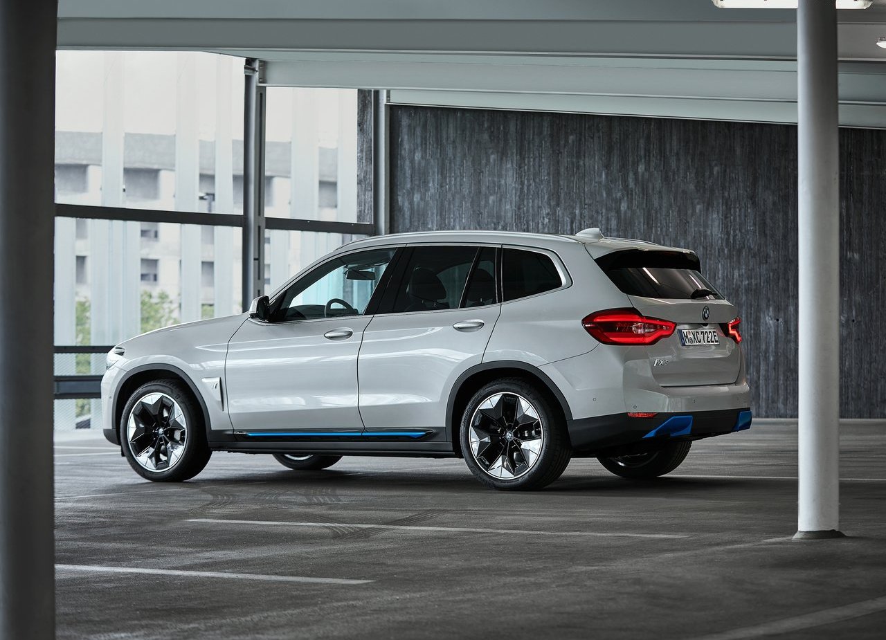 2021 - BMW iX3, foto 35