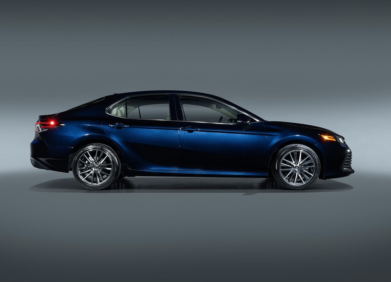 TOYOTA CAMRY, foto 2