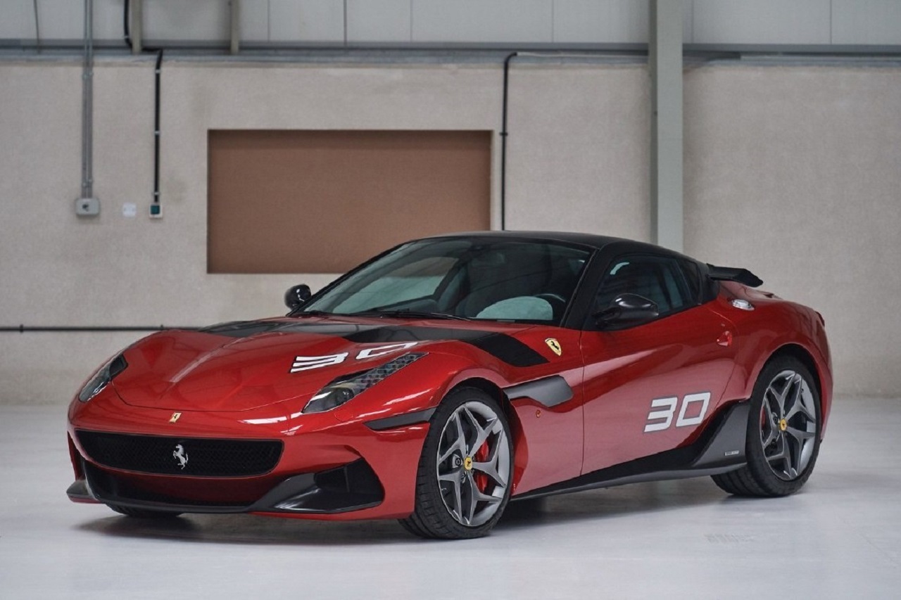FERRARI SP30 ARYA, foto 1