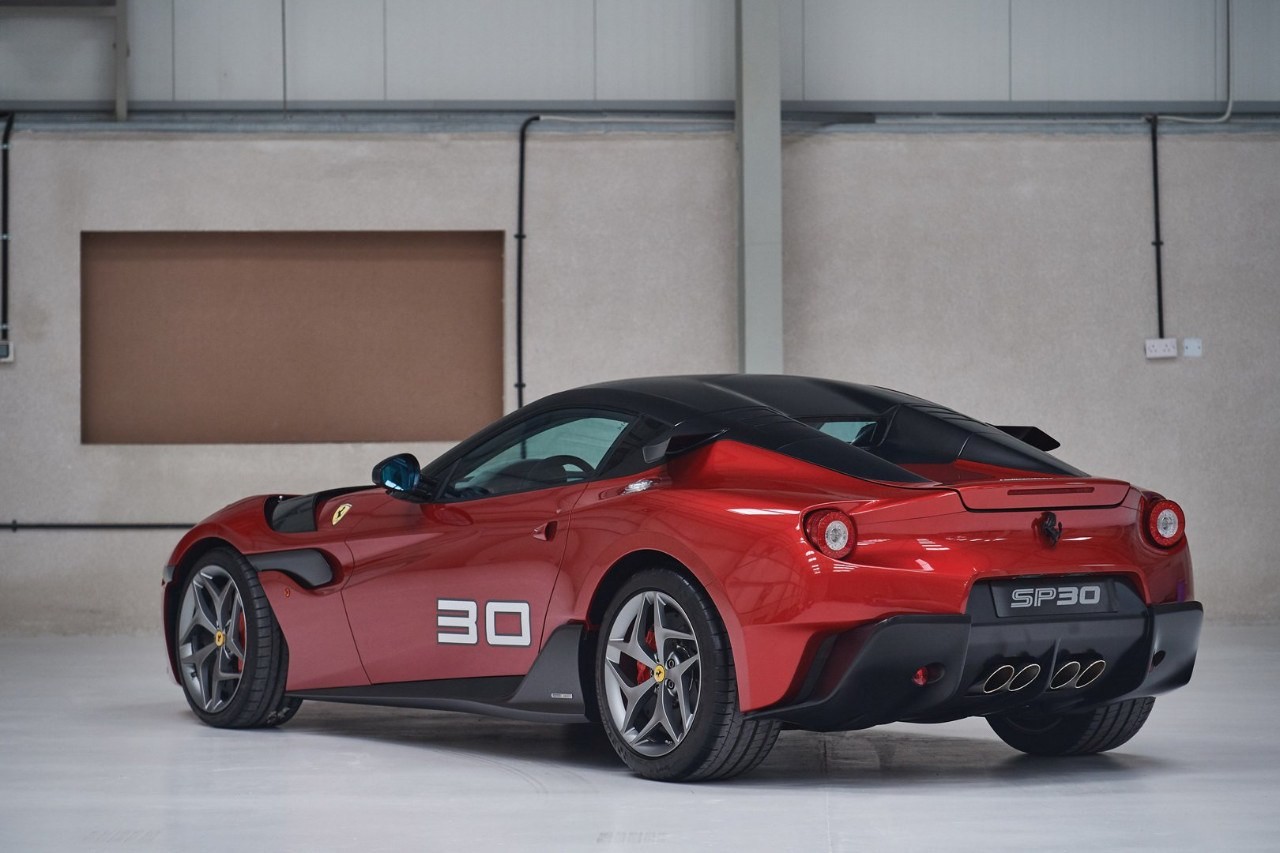 FERRARI SP30 ARYA, foto 2
