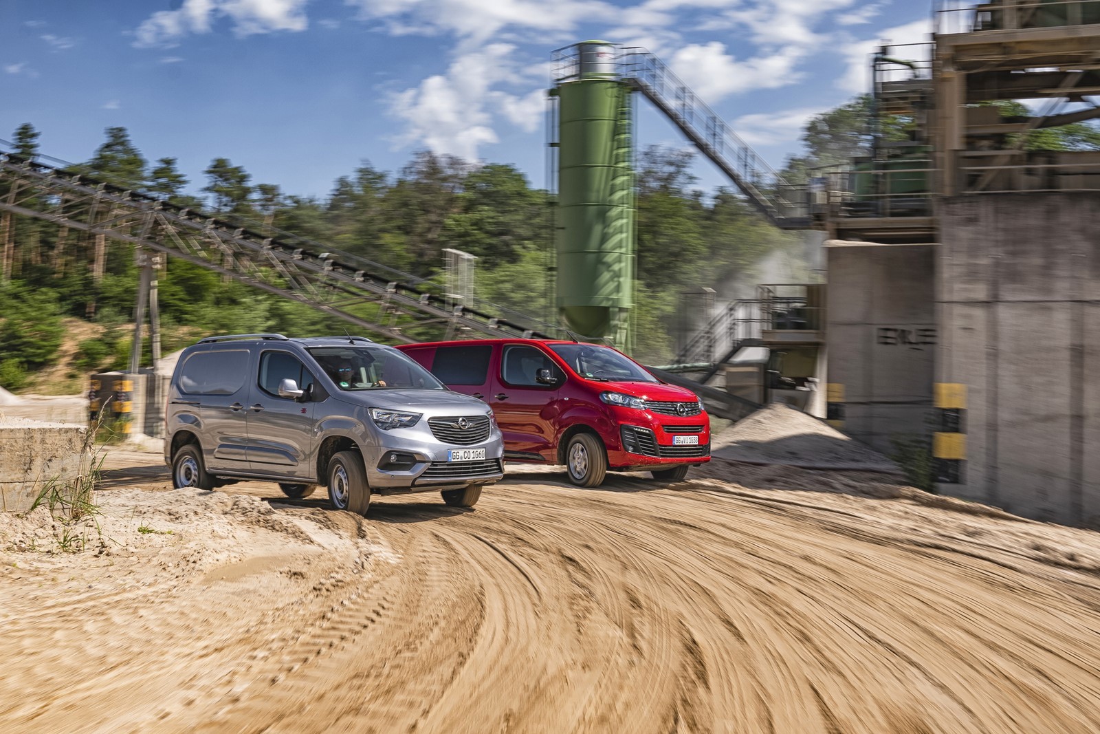 2020 - OPEL COMBO CARGO & VIVARO 4X4 BY DANGEL, foto 1